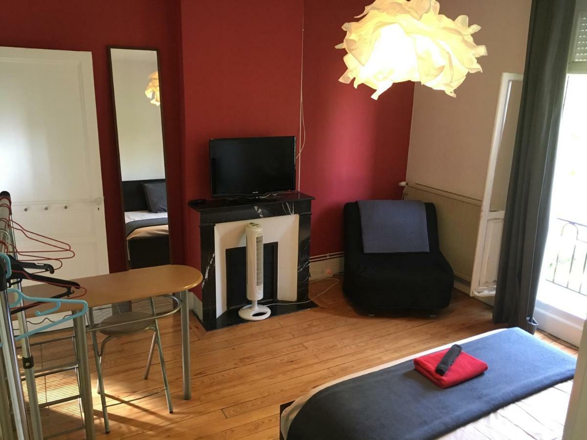 Chez Dan Et Vero - Chambre D'Hote Moissac Bagian luar foto